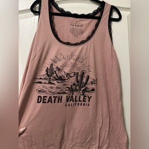 Torrid size 2 Classic Fit Lace Crew Tank - Cotton Death Valley Blush color